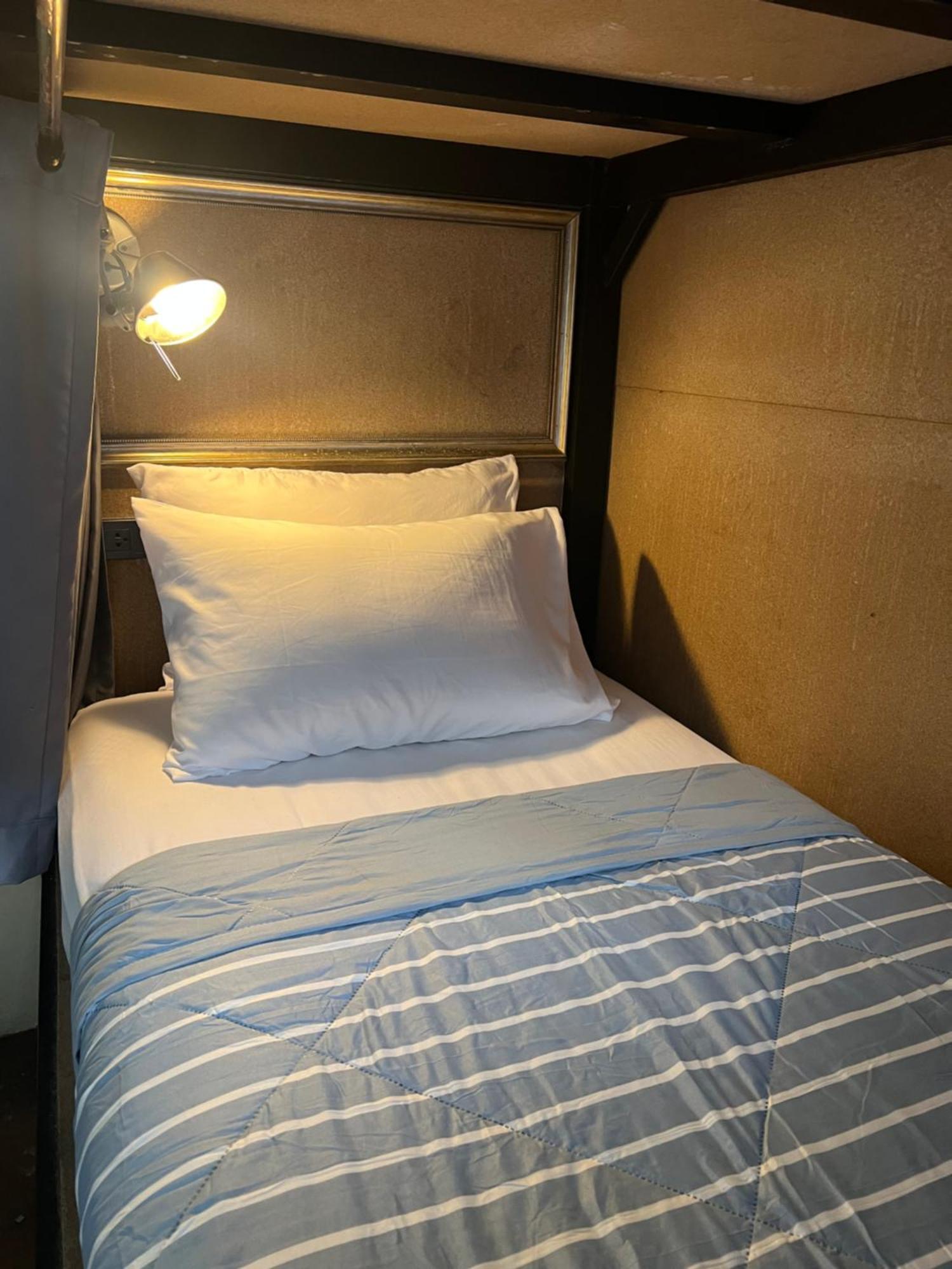 2Street Hostel (Adults Only) Σούρατ Τανί Εξωτερικό φωτογραφία