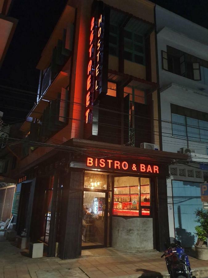 2Street Hostel (Adults Only) Σούρατ Τανί Εξωτερικό φωτογραφία